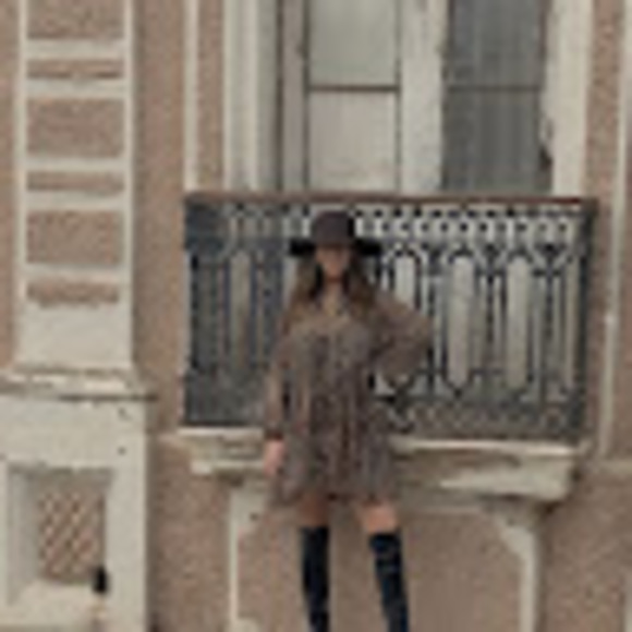 Meet your Posher, Marlene - Picture 1 of 1